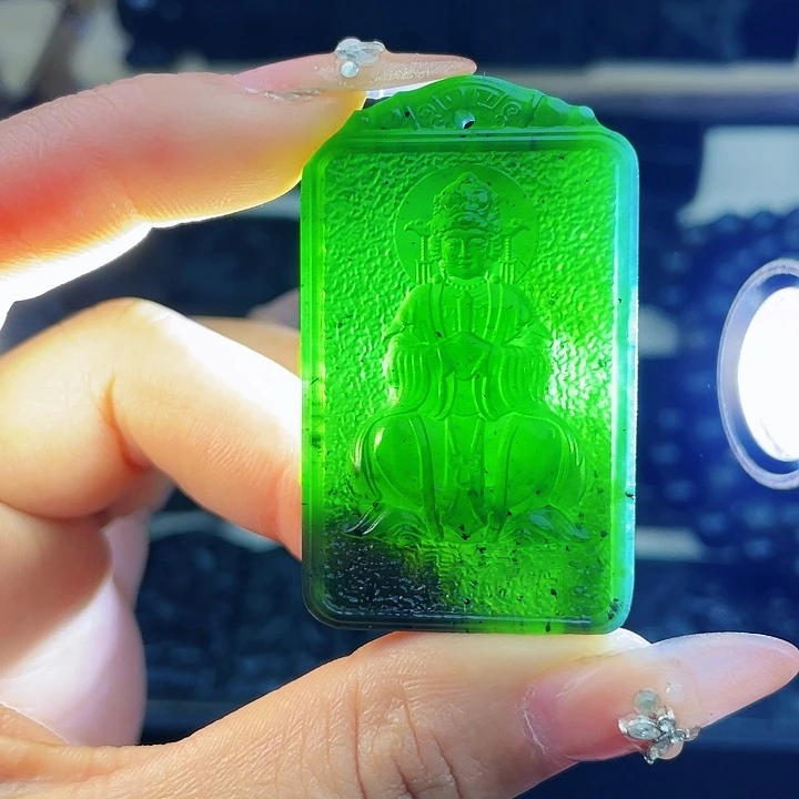 蛇纹石玉未镶嵌挂件泰山玉老奶奶