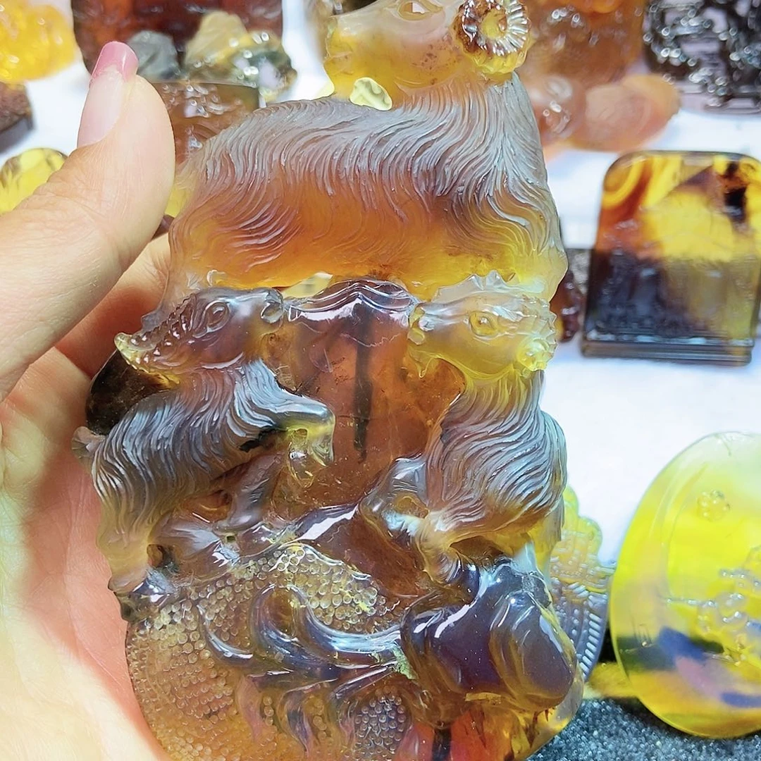 琥珀颈饰未镶嵌三阳开泰