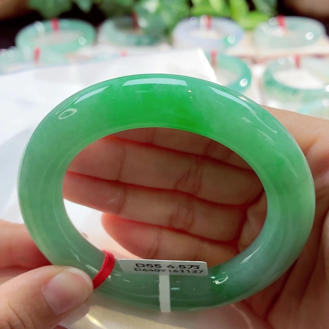 翡翠未镶嵌手镯（圆镯）细糯阳绿福镯68-36