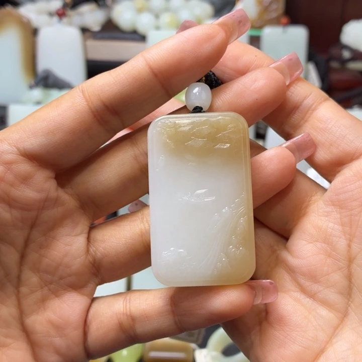 余***學和田玉未镶嵌颈饰