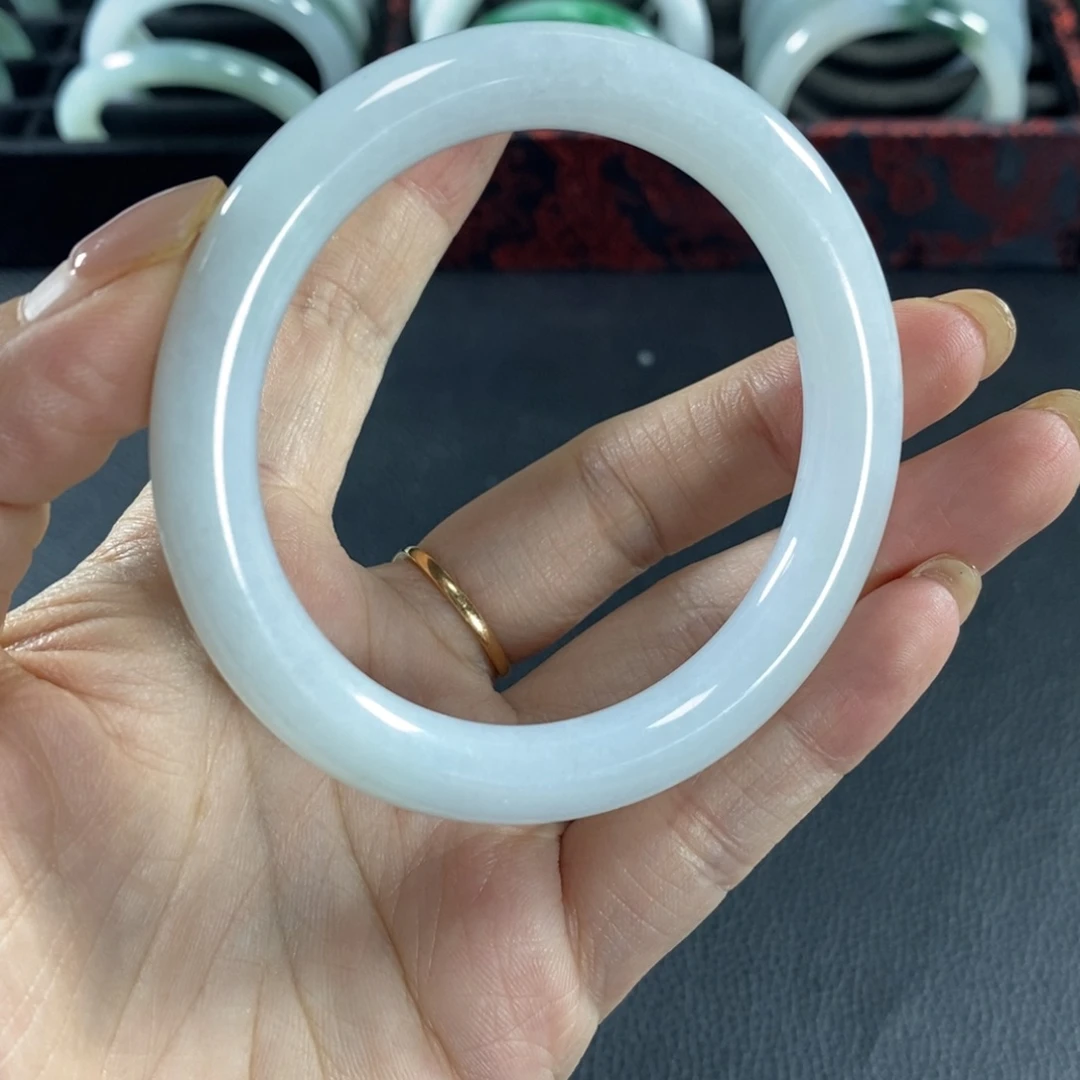 翡翠未镶嵌手镯天然翡翠手镯圆条55卡9.4