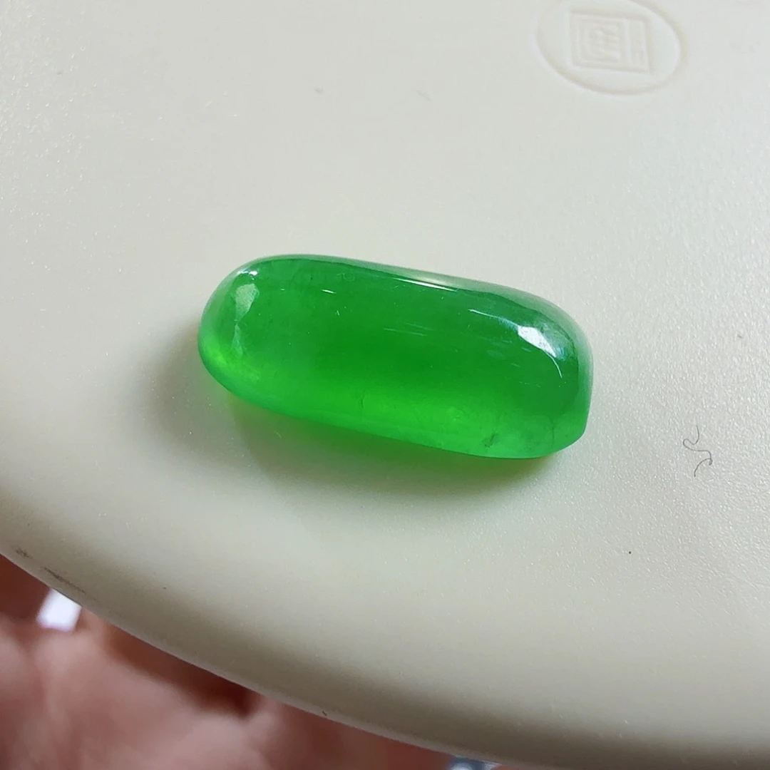 翡翠未镶嵌颈饰冰阳绿随行马鞍