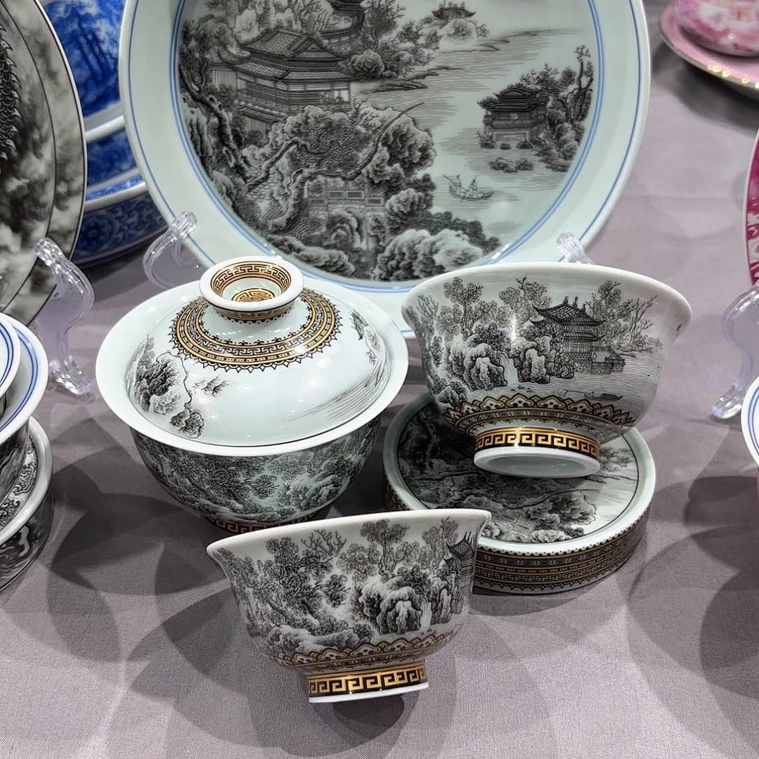 瓷片景德镇陶瓷学院副院长兼美术