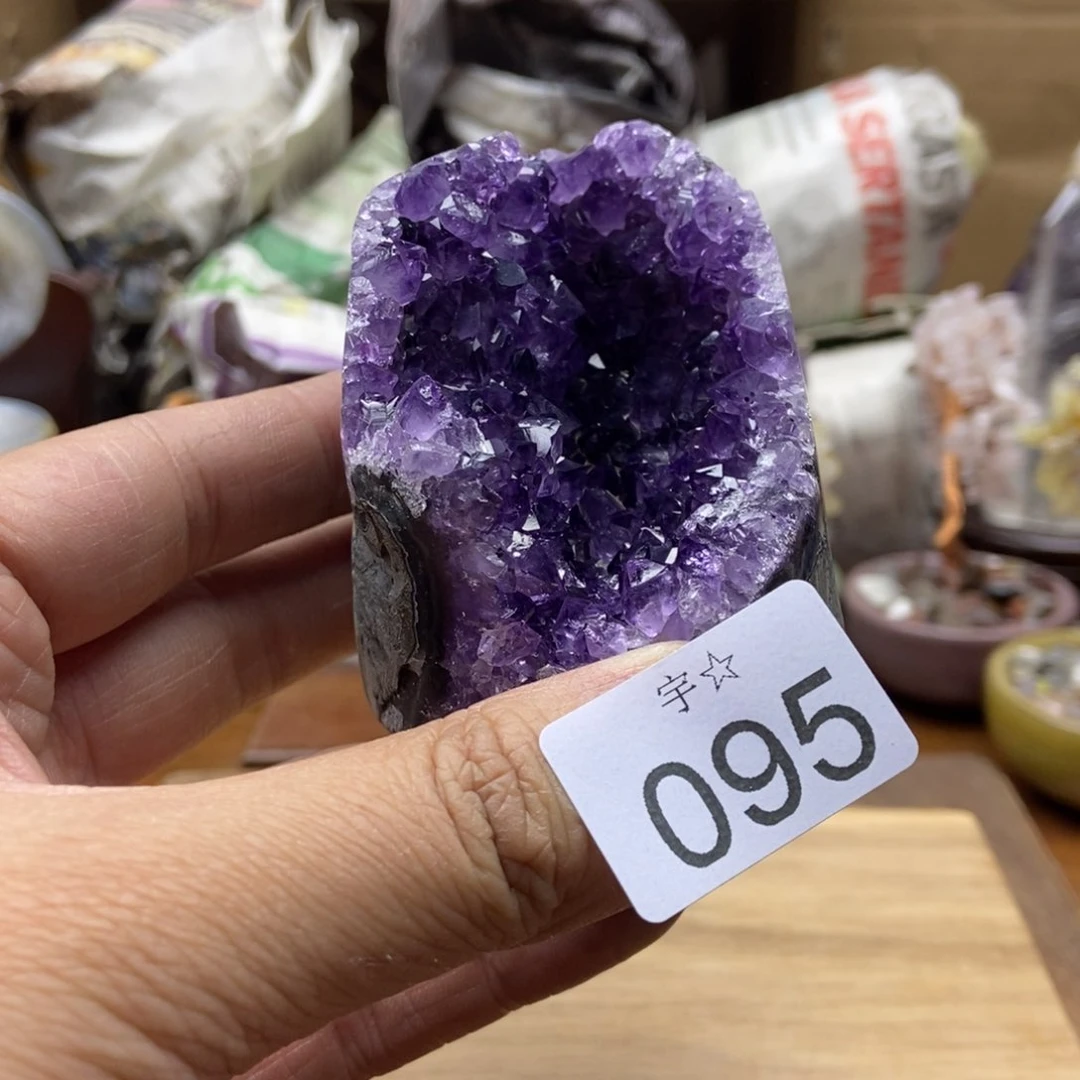 紫晶天然水晶摆件未镶嵌