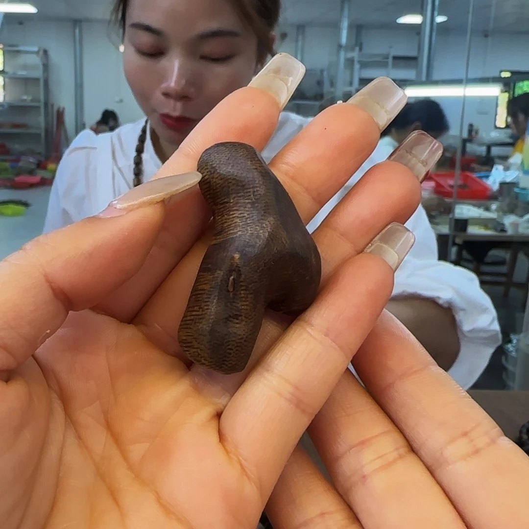 沉香吊坠多样性发货1条4.3