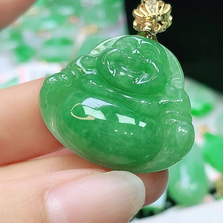 翡翠未镶嵌颈饰多样性发其一