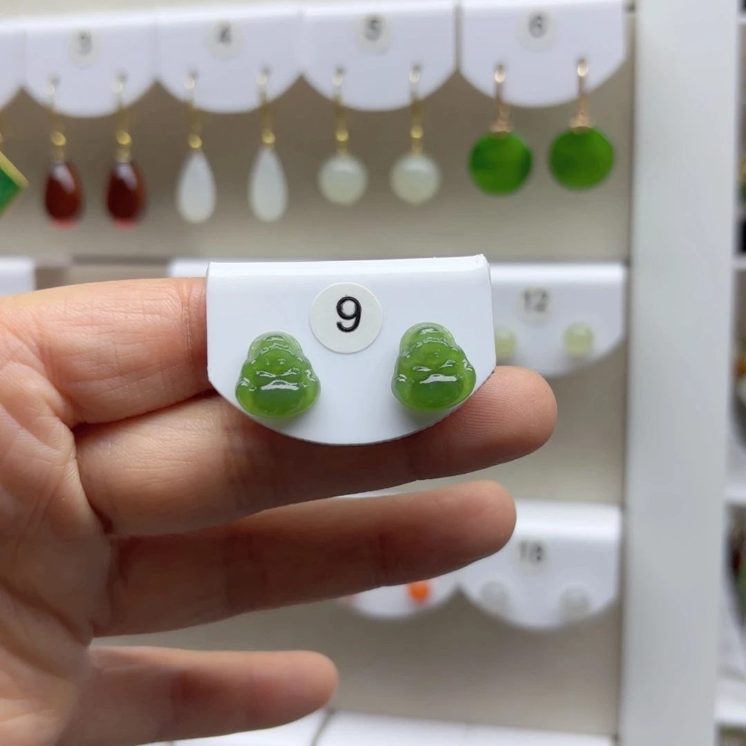 18K金镶嵌和田玉耳饰