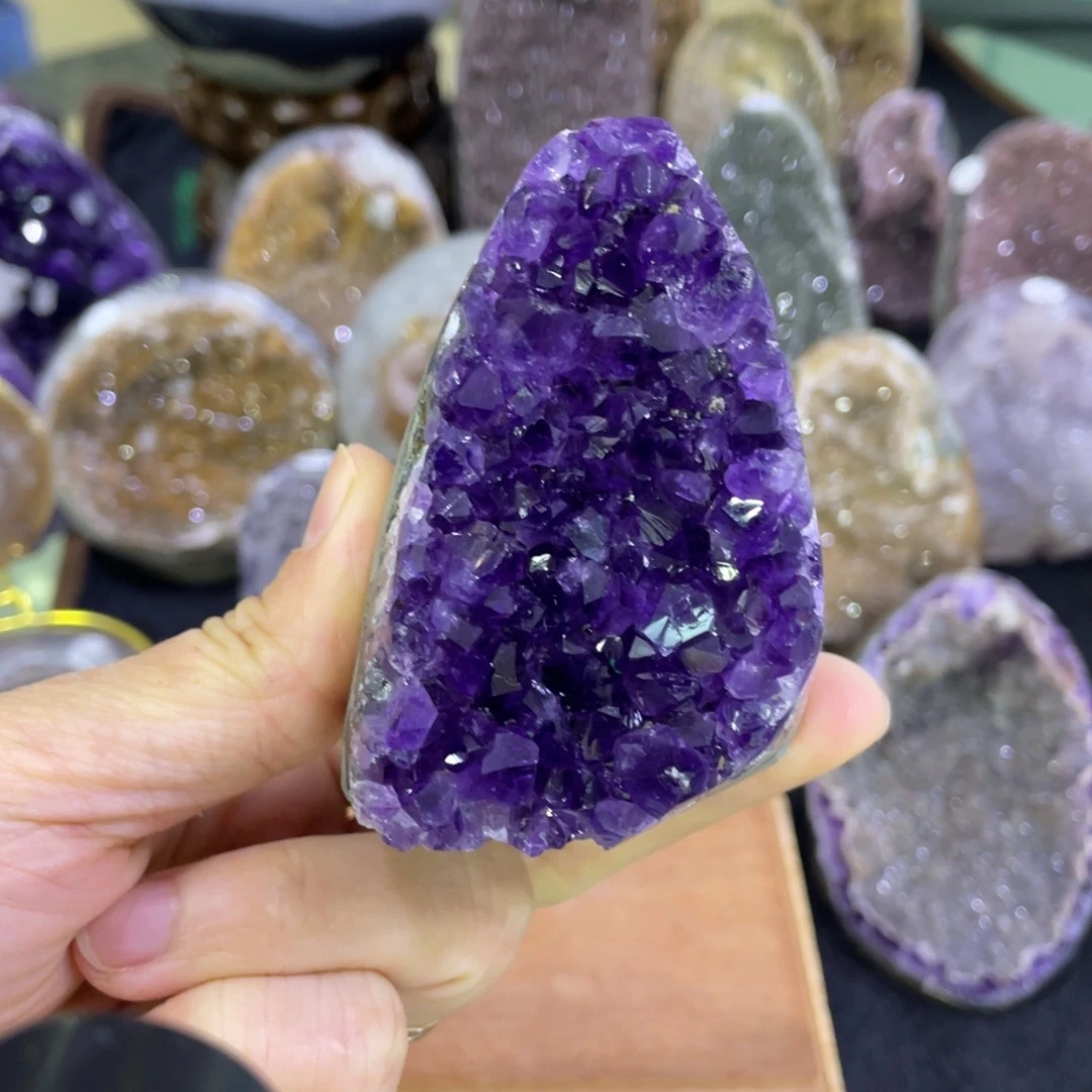 未镶嵌水晶大型摆件（非配饰）