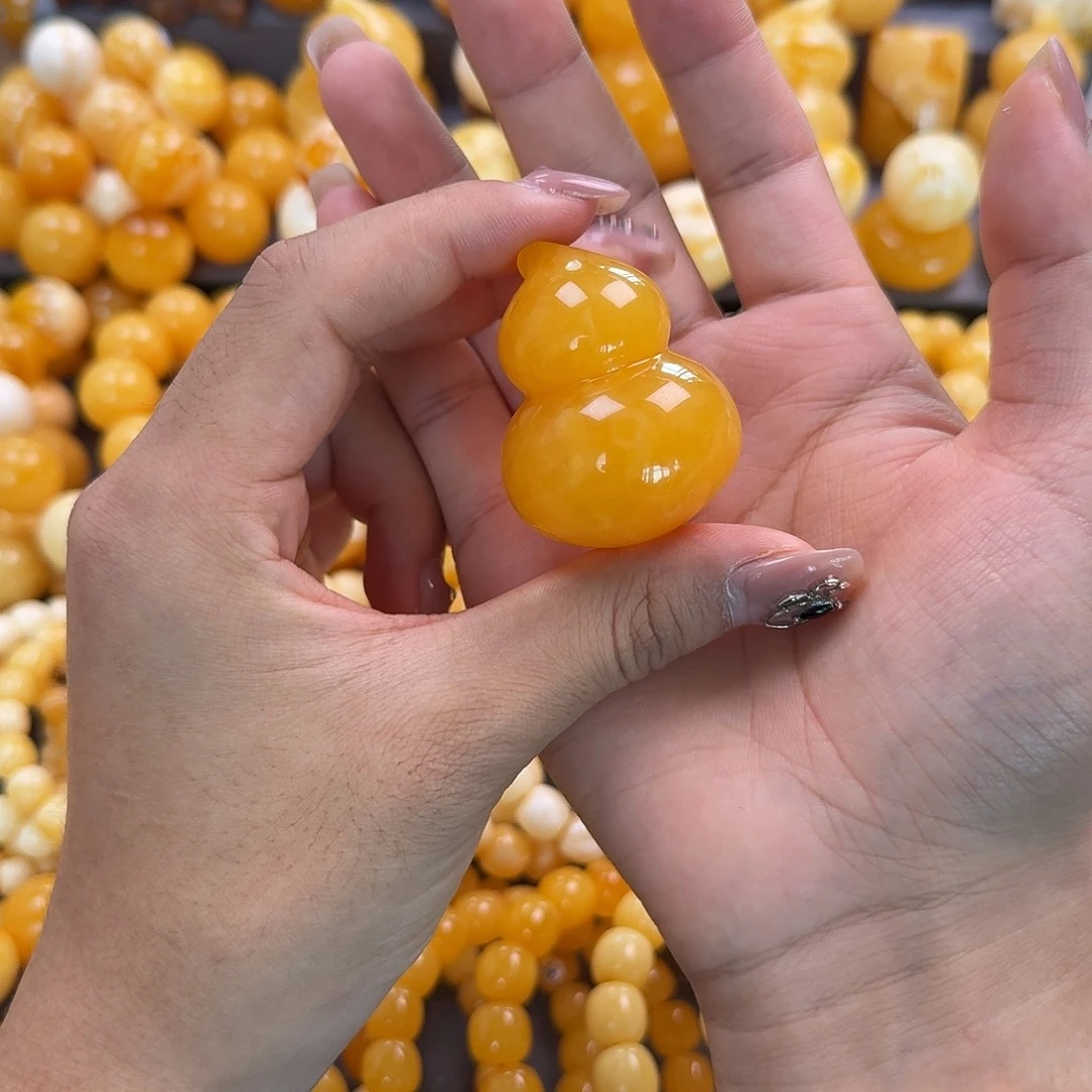 蜜蜡未镶嵌珠宝奇石