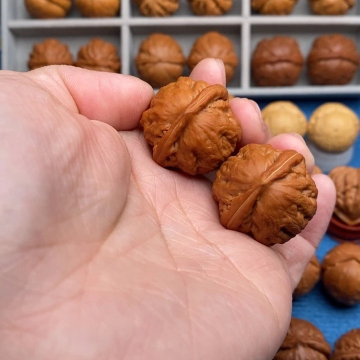 把件文玩核桃铁石