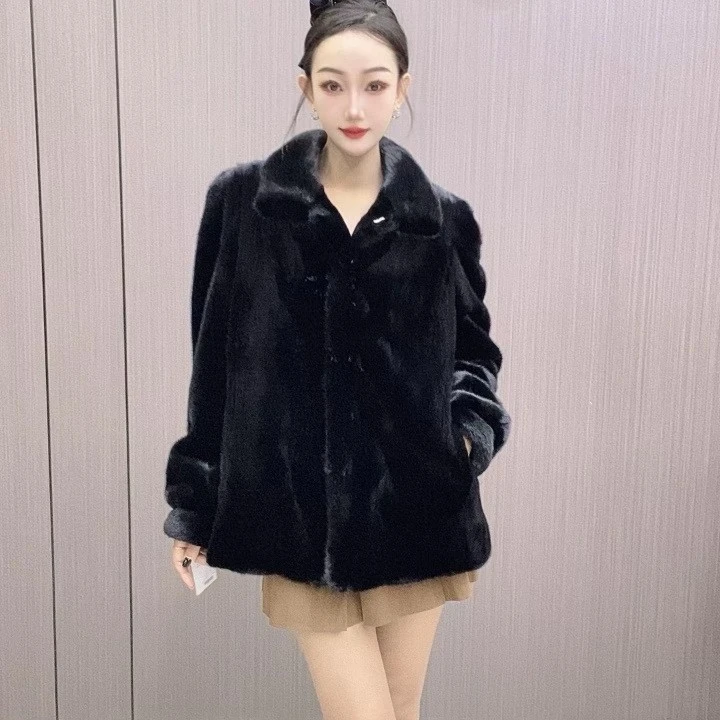 方领中长款水貂外套 简约 时尚
