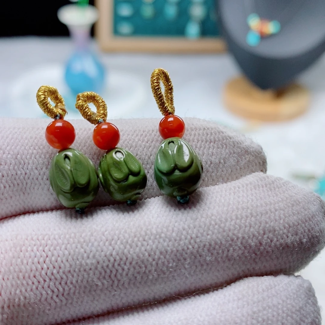 绿松石未镶嵌颈饰7**0