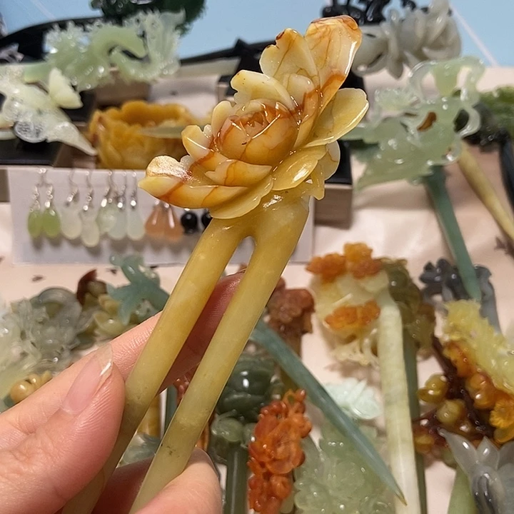 流***年蛇纹石玉合金发簪
