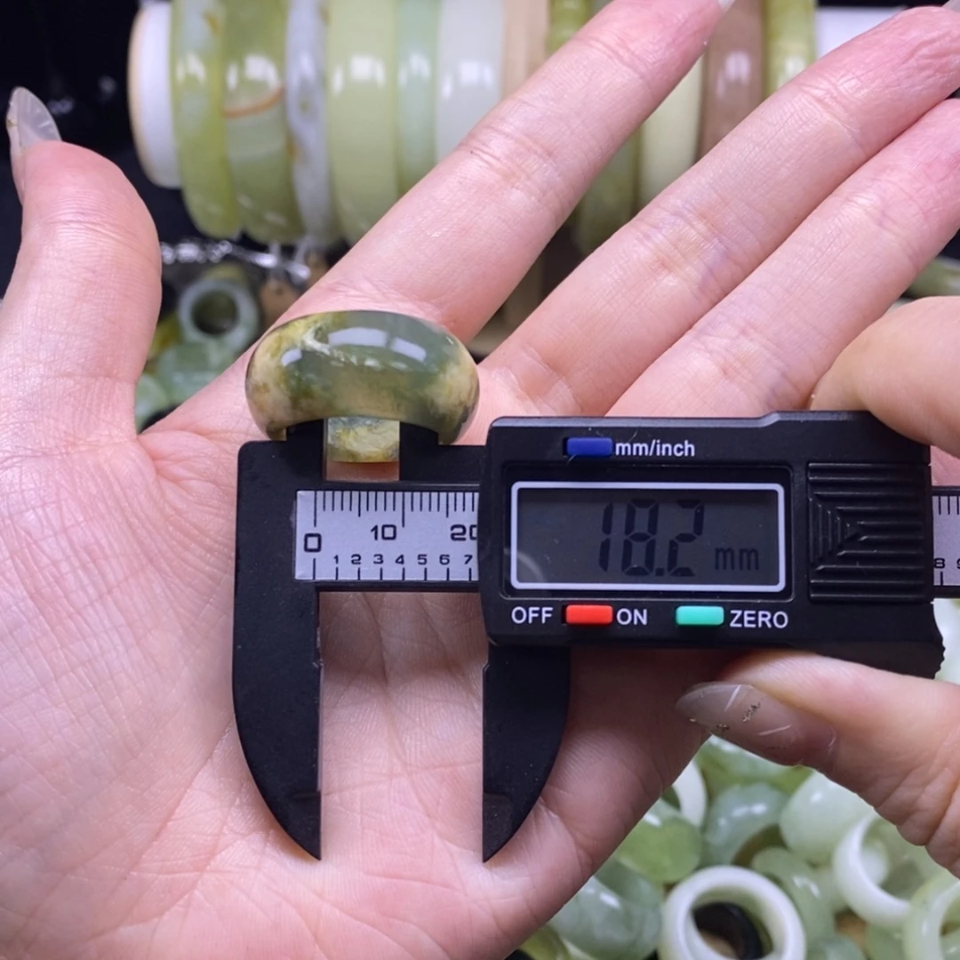 蛇纹石玉未镶嵌戒指