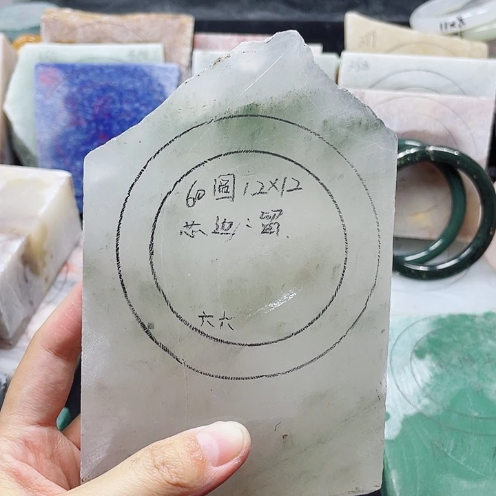 六***六颈饰未镶嵌石英质玉定制
