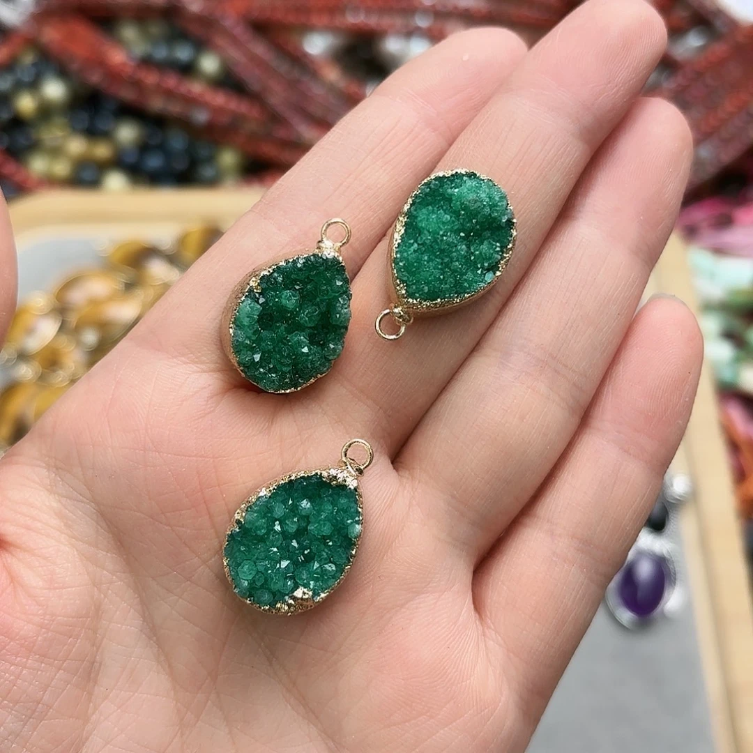 玛瑙/玉髓未镶嵌珠宝半成品15×24绿晶牙一颗