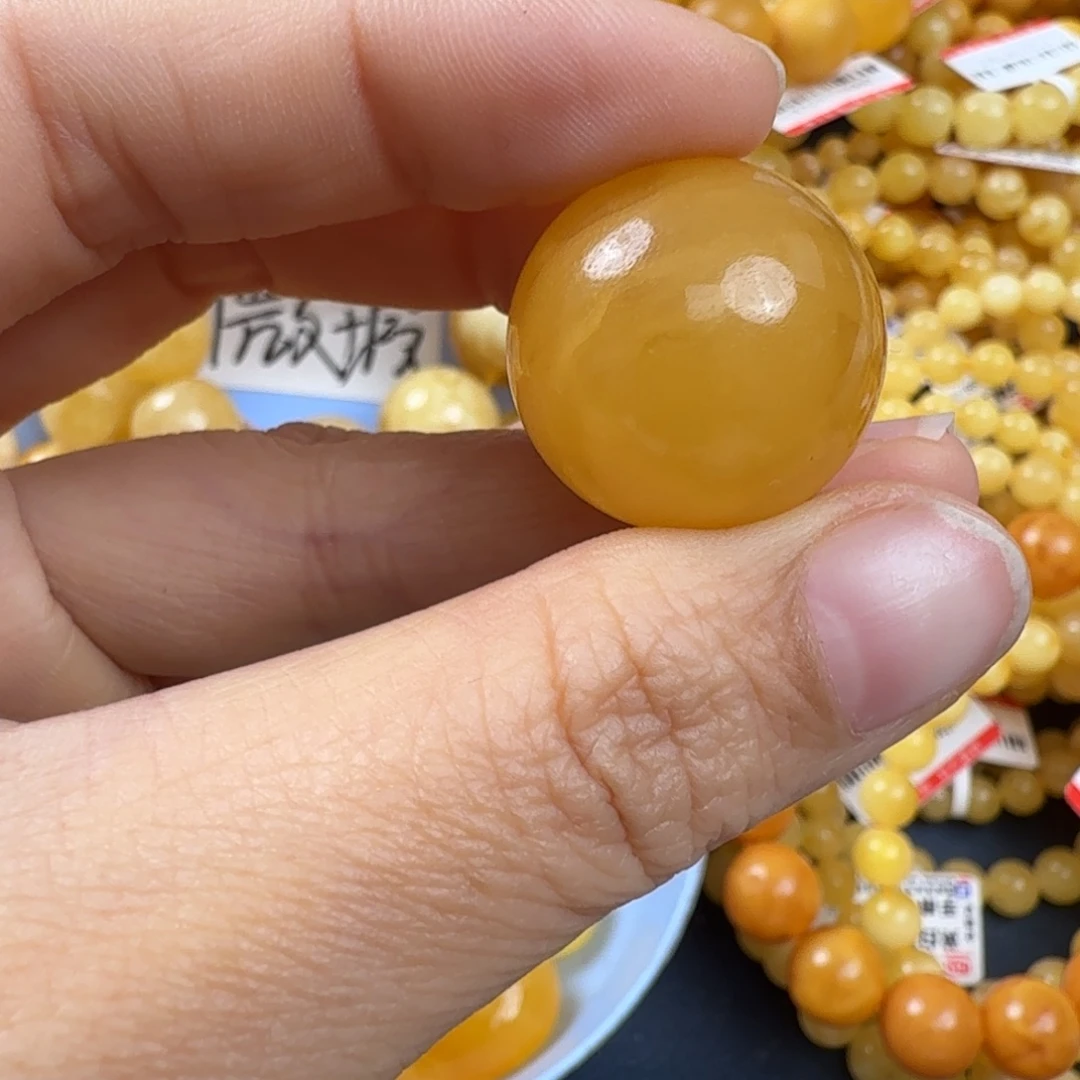 琥珀未镶嵌珠宝奇石