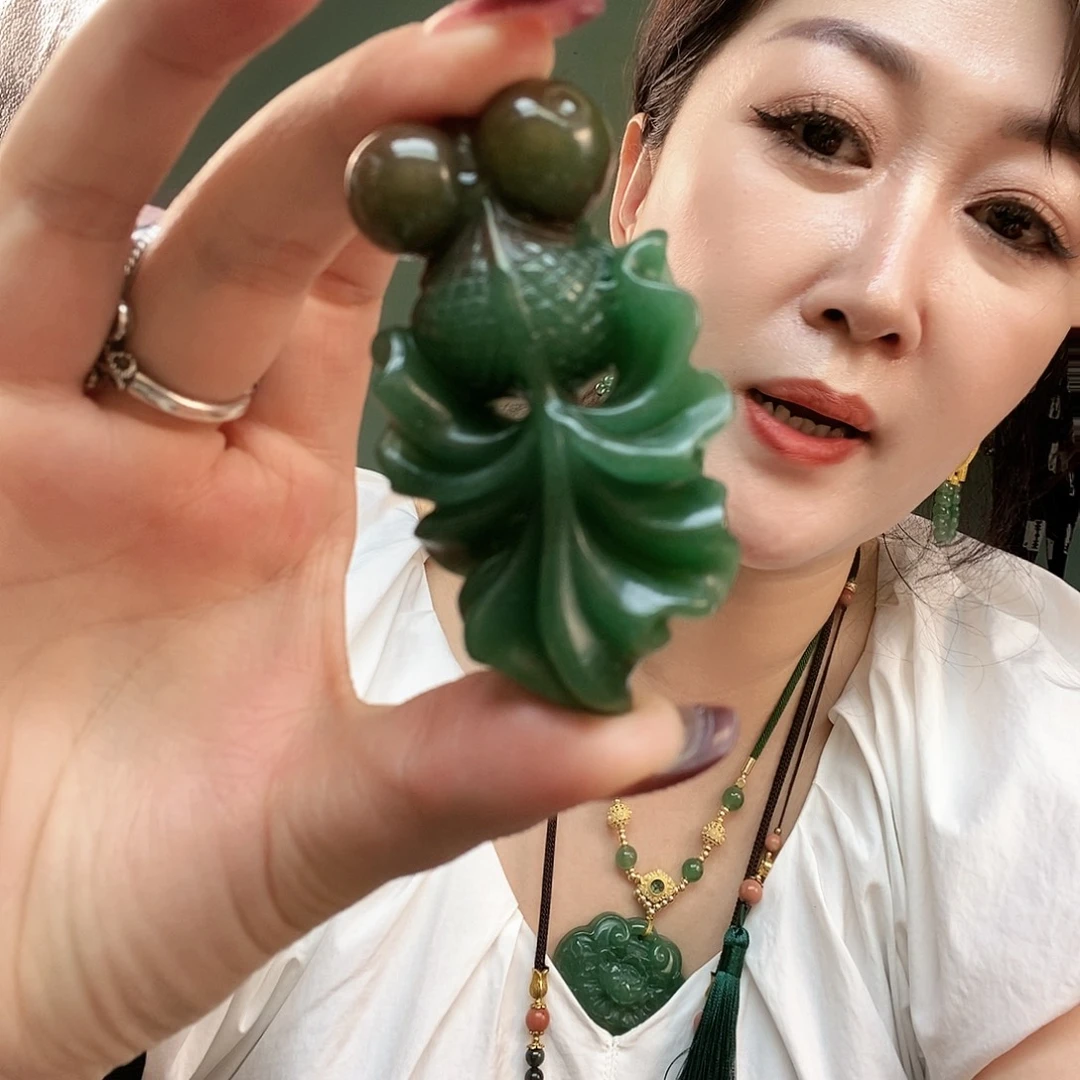 石英质玉未镶嵌手镯萍*