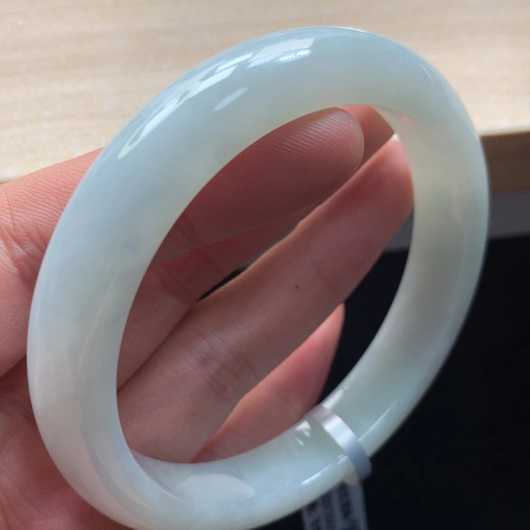 未镶嵌手镯翡翠手镯