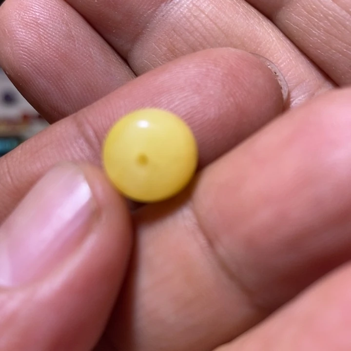 蜜蜡裸石未镶嵌配饰