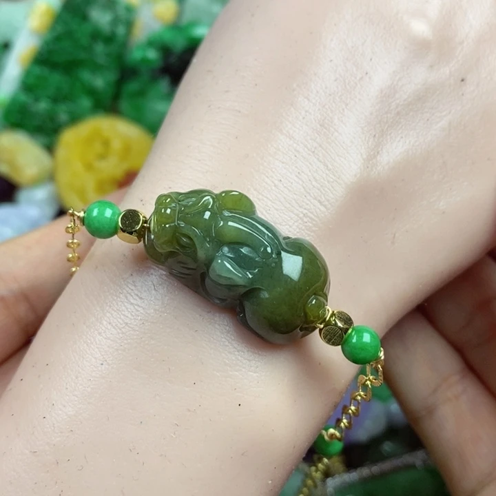 吊坠(赠链)未镶嵌翡翠