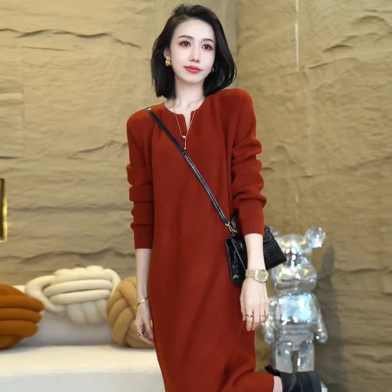 时尚简约针织连衣裙女士2025年秋季新款高级感洋气宽松显瘦长裙子
