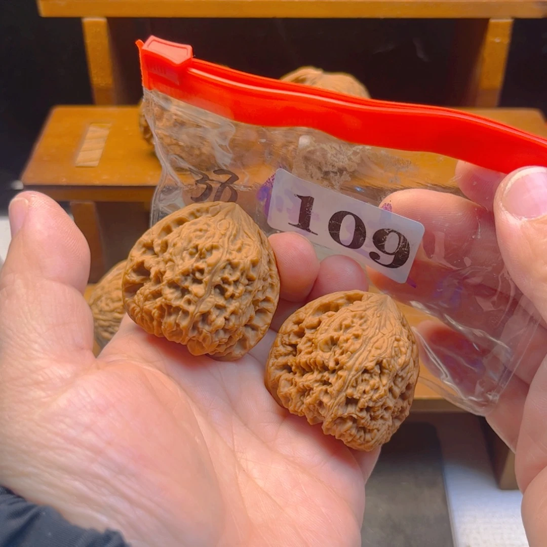 吊坠文玩核桃三角将38