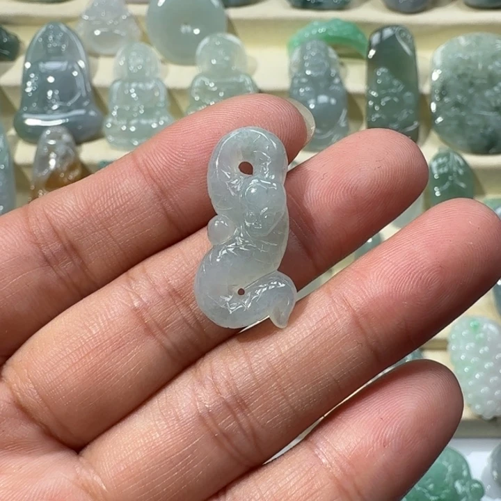 翡翠未镶嵌颈饰翡翠