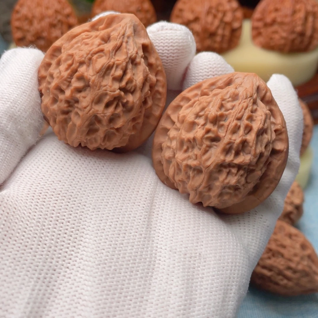 桃核吊坠40尺寸金牛