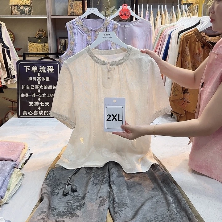 佳***骊非遗传承人的精神风貌