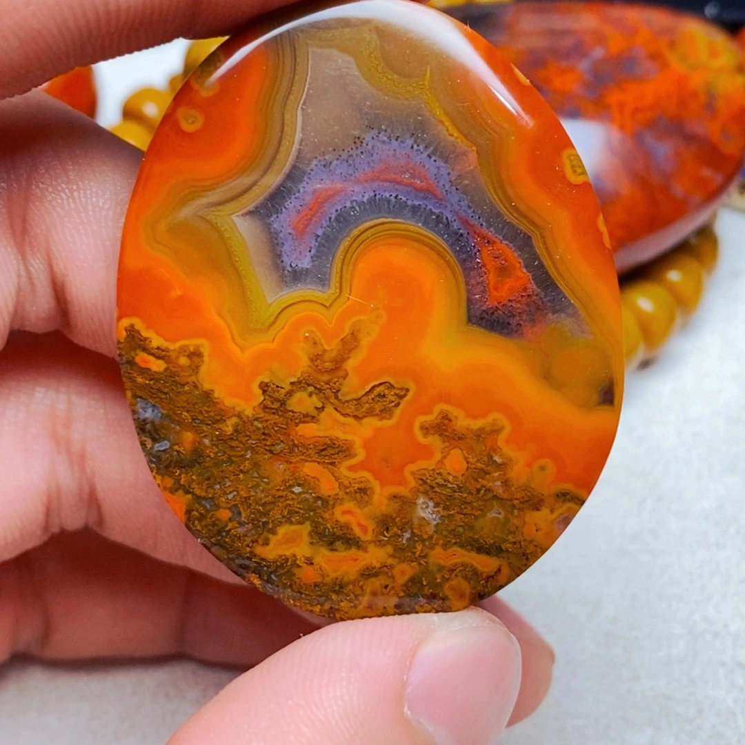 长***义玛瑙/玉髓未镶嵌颈饰