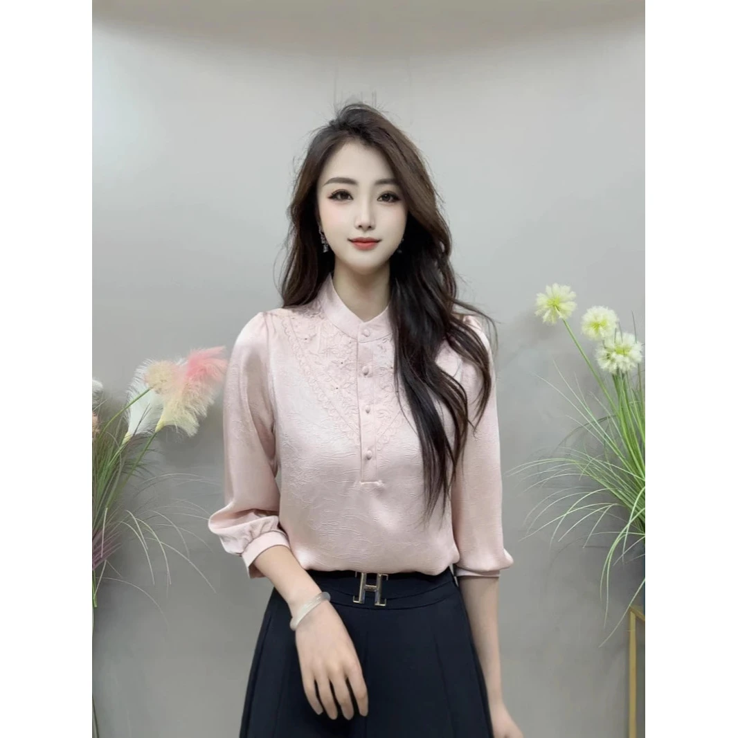 新款刺绣上衣女时尚木耳领淑女气质衫百搭七分袖衬衣洋气打底衫