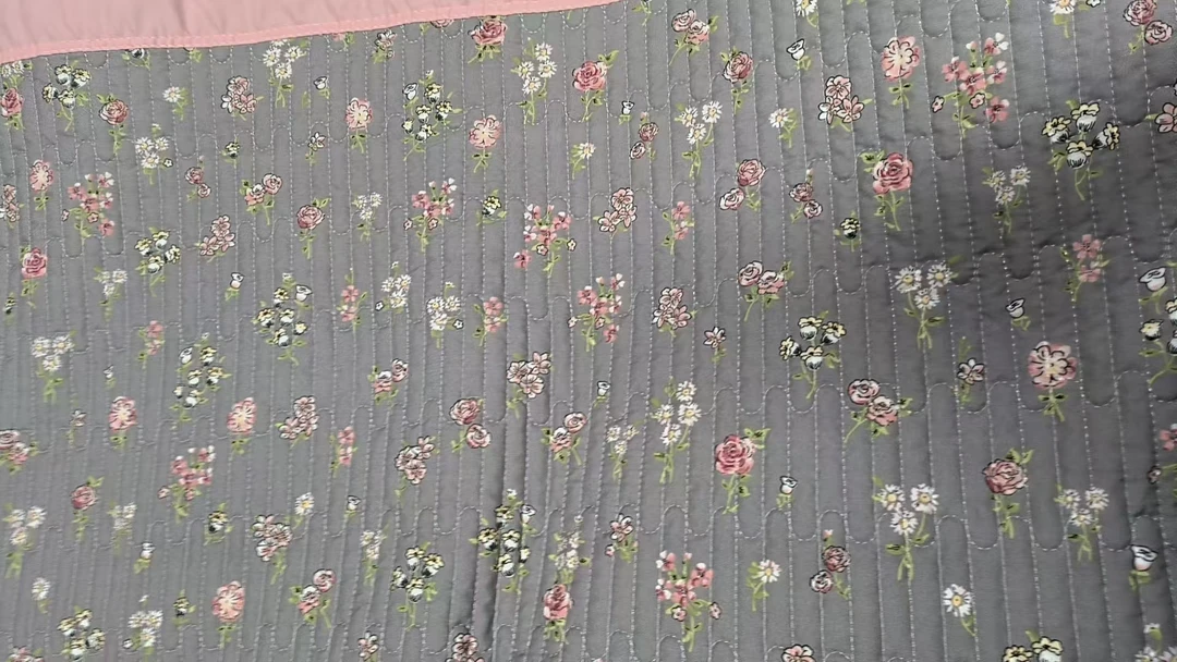 《朵朵小花》A类双面加厚绗缝亲肤透气柔软防滑水洗四季通用床盖