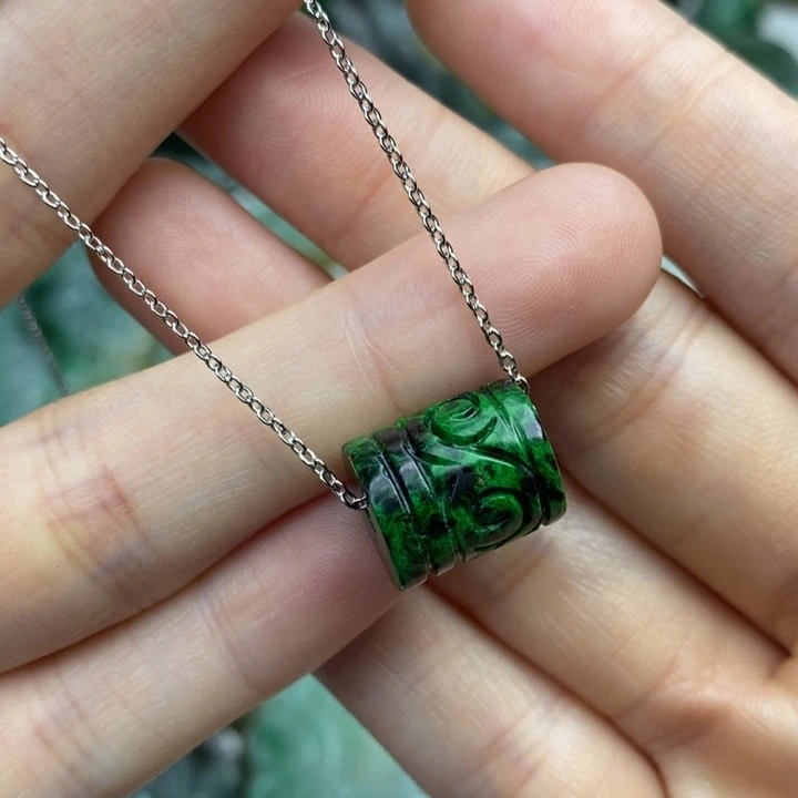 颈饰未镶嵌翡翠吊坠