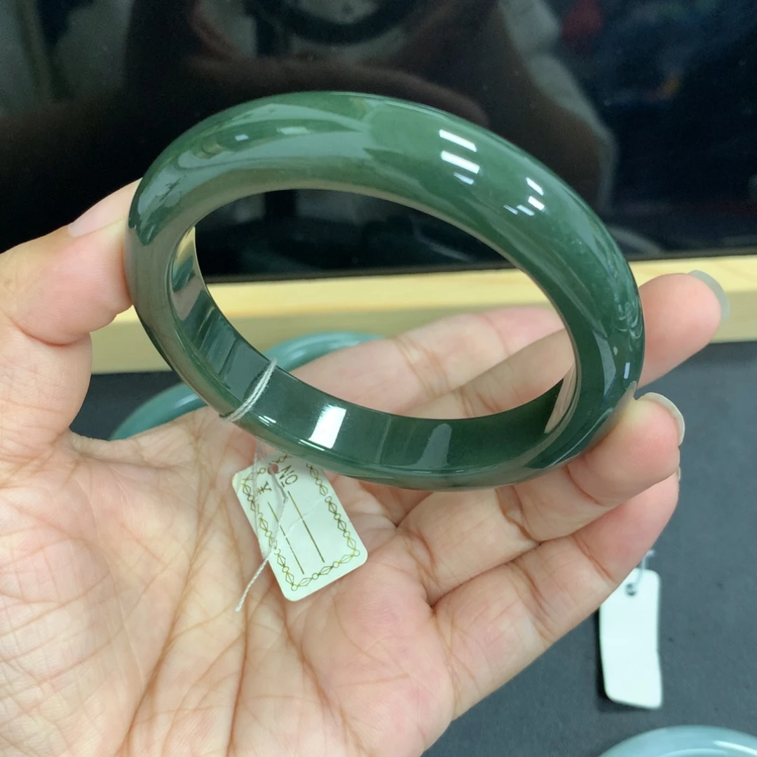 陈***雨翡翠未镶嵌手镯57.7-12-8.3