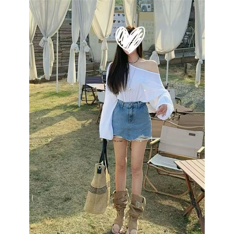 悠悠 韩系辣妹风斜肩长袖设计感小众宽松百搭防晒上衣牛仔短裙