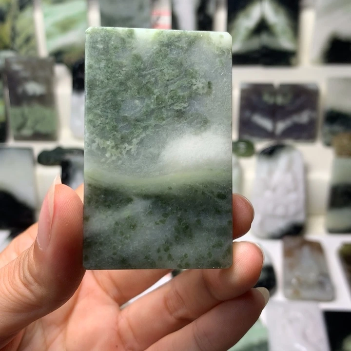 独山玉未镶嵌颈饰