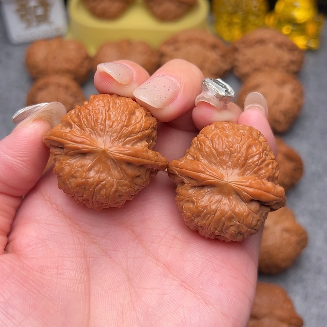 把件文玩核桃毕业精品精配血麒麟 38尺寸