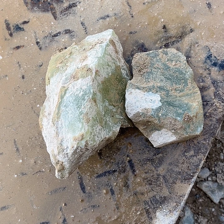 明***风蛇纹石玉未镶嵌天然岫玉多样性发一