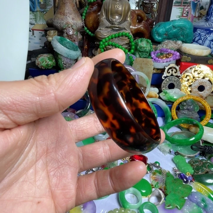 湾***水滴血莲花菩提把件