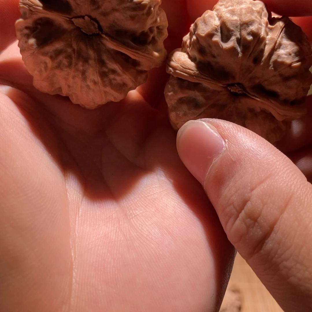 ～***文玩核桃吊坠蛤蟆头D40