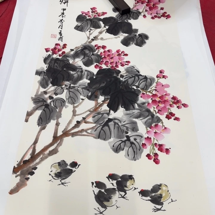 国画花鸟的翅膀和翅膀是一样长