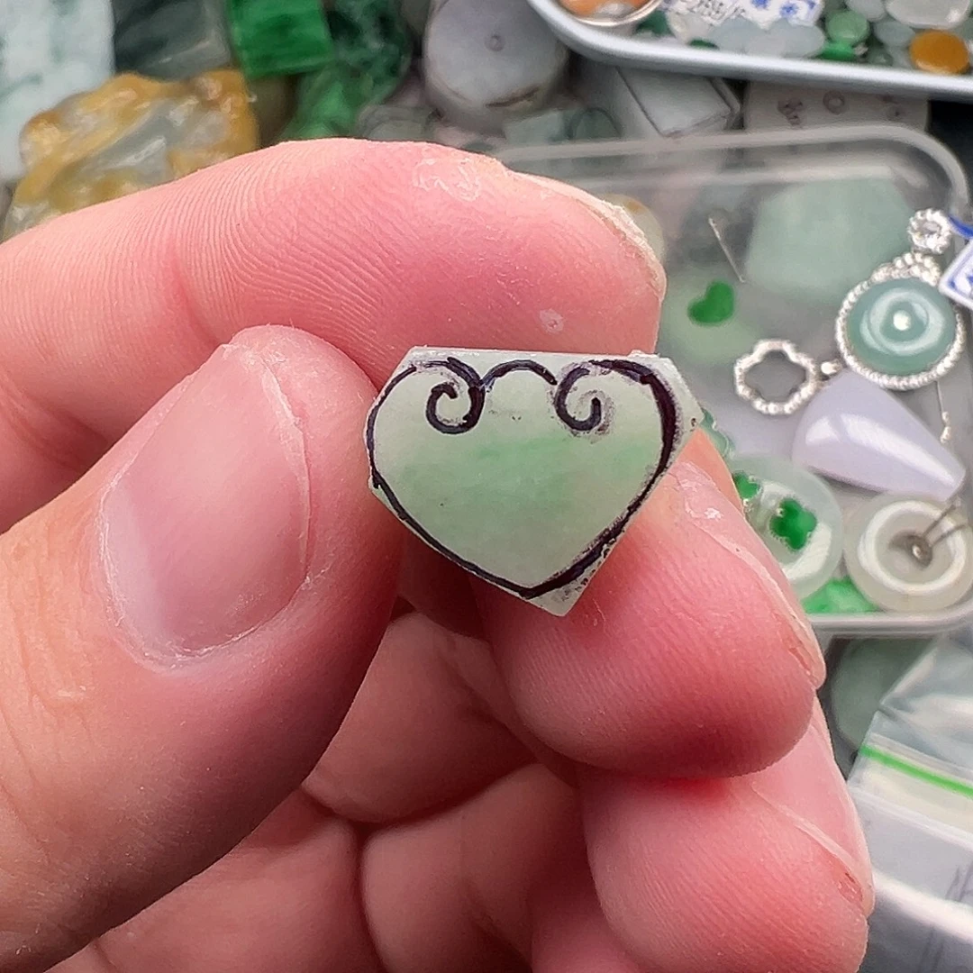 定制翡翠未镶嵌如意