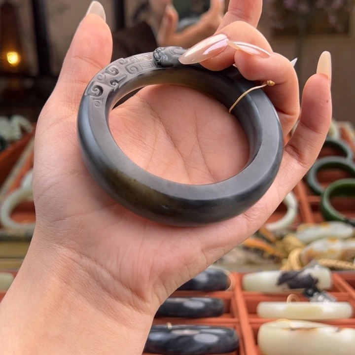 和田玉未镶嵌手镯散墨青花手镯