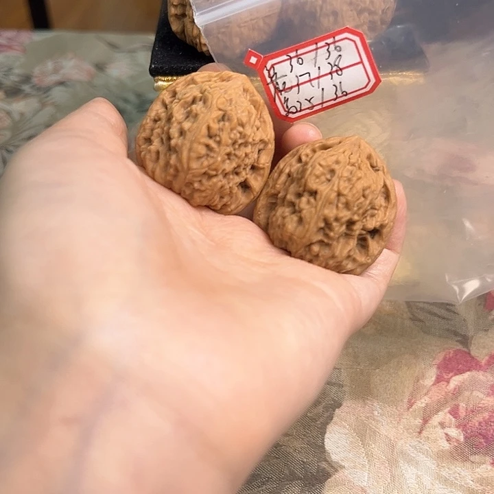 文玩核桃吊坠赵喜满南将石