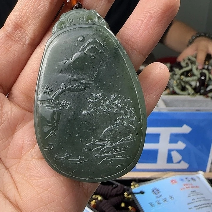 颈饰未镶嵌和田玉