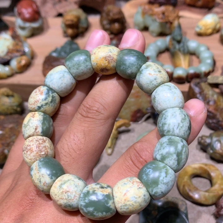 未镶嵌岫岩河磨玉（透闪石质玉）挂件小*乐