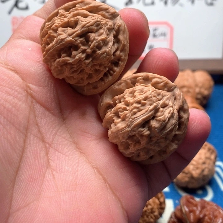 文玩核桃吊坠37全品三角白