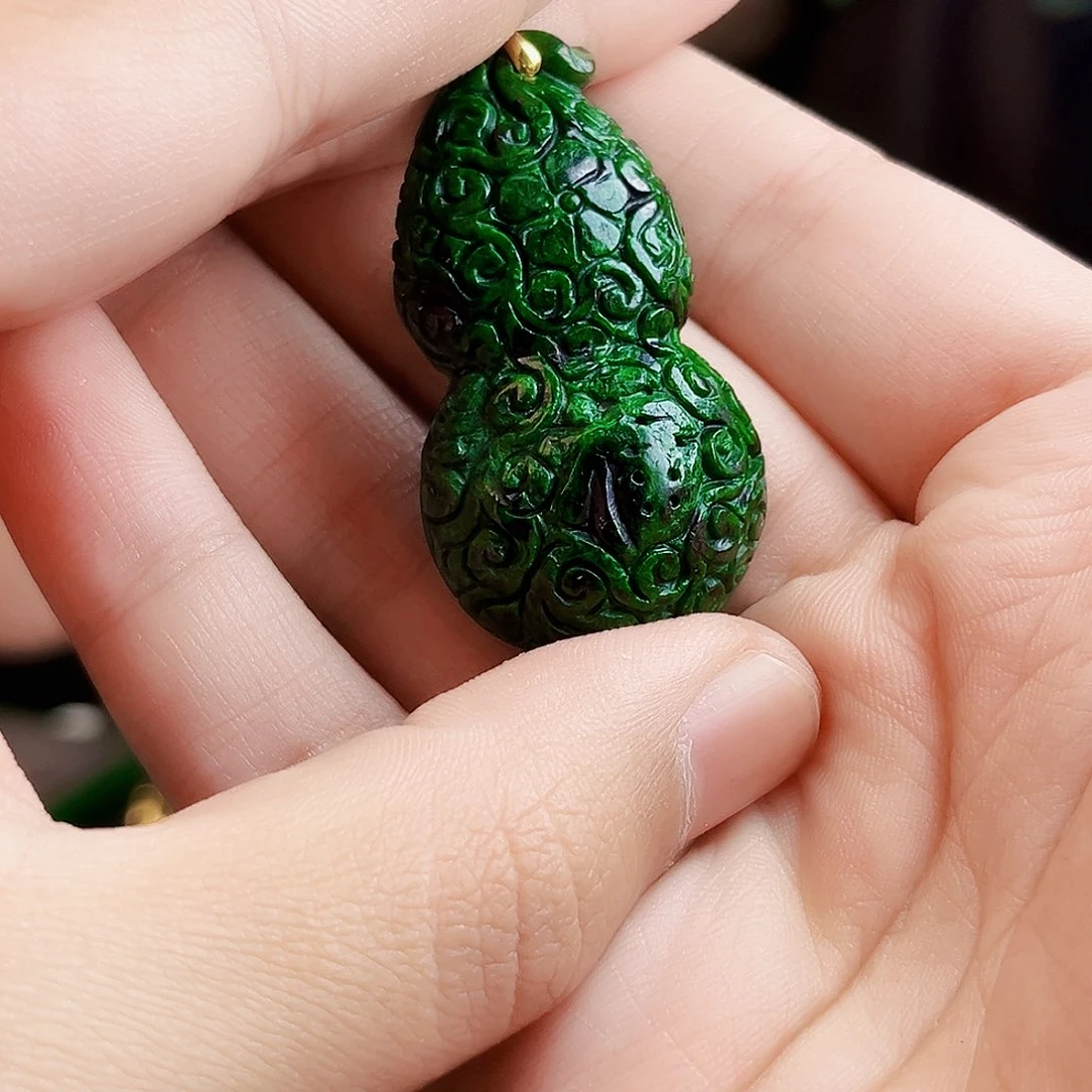 颈饰18K金镶嵌翡翠