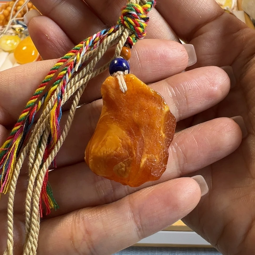 琥珀颈饰未镶嵌蜜蜡